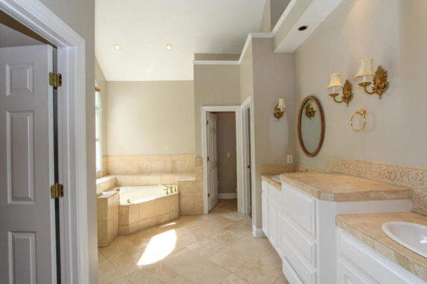 1396 Madison Court -MasterBathroom