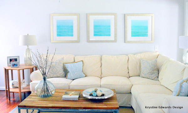 The color of the art give a nice coastal feel