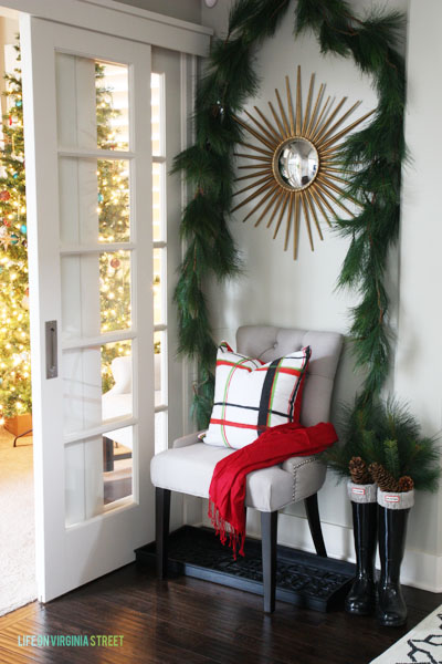 Christmas-2014-Home-Tour-Life-On-Virginia-Street-Entryway-Chair2