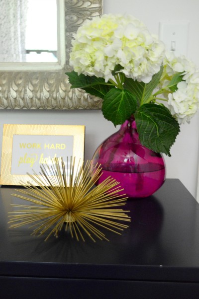 Love this sea urchin and the color of this vase