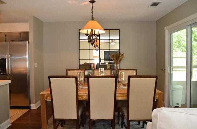 Dining - 1440 E East Crossing