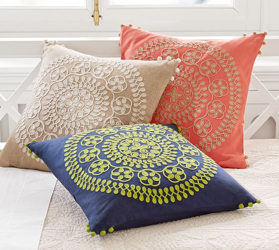 SOMERSET MEDALLION EMBROIDERED PILLOW COVER