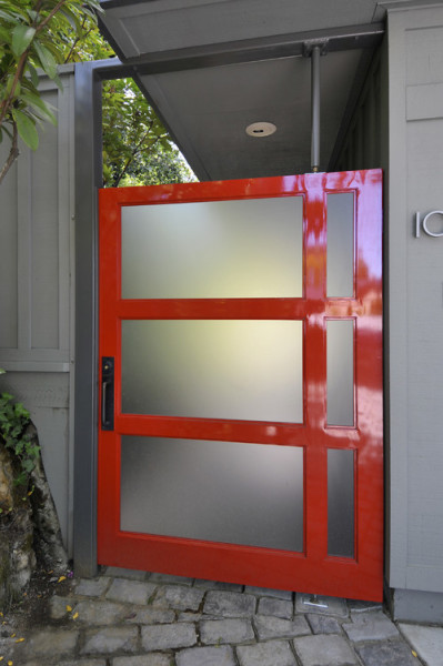 Contemporary Entry by Menlo Park Architect Ana Williamson Architect